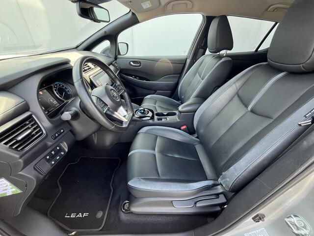 Nissan LEAF Tekna 40 kWh Automaat / Trekhaak / 360° Camera / Navigatie full map / Apple Carplay & Android Auto / Stuur- en Stoelverwarming voor en achter / Adaptieve Cruise Control / Keyless Entry & Start / Airco / DAB Radio