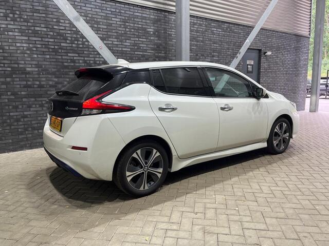 Nissan LEAF Business Executive 40 kWh | 360° Camera | Stoelverwarming | Getint Glas | Bose Audio