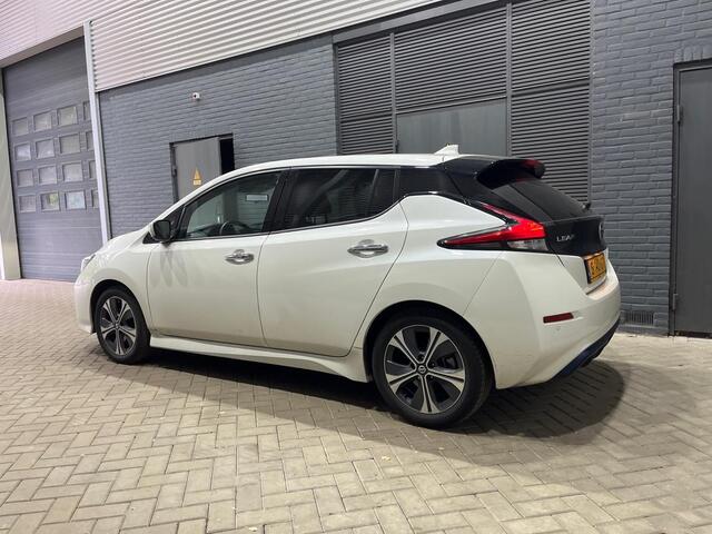 Nissan LEAF Business Executive 40 kWh | 360° Camera | Stoelverwarming | Getint Glas | Bose Audio