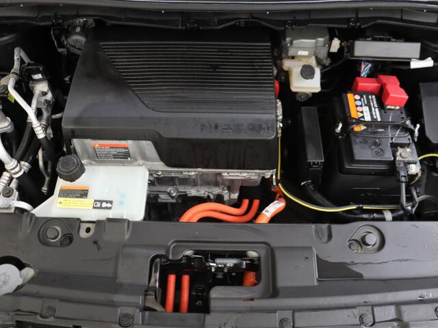 Nissan LEAF Tekna 40 kWh | 360 Camera | Stoelverwarming | Navigatie | Leer | Climate Control