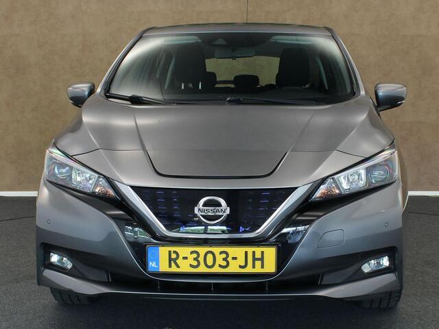 Nissan LEAF Acenta 40 kWh - 2 LAADKABELS - NAVIGATIE - PARKEERSENSOREN VOOR/ ACHTER - 16 INCH LICHT METALEN VELGEN - 4 SEIZOENEN BANDEN- CLIMATE CONTROL - CAMERA - DODEHOEK DETECTIE