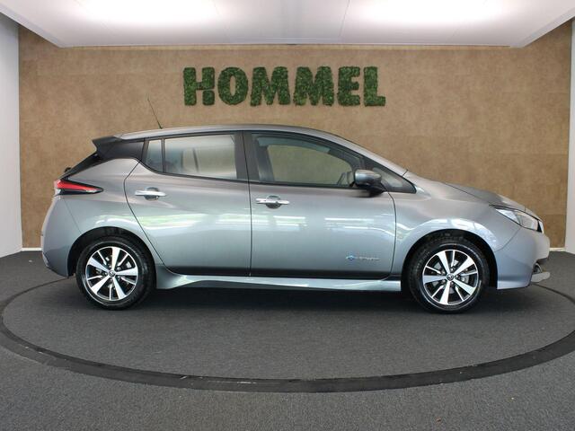 Nissan LEAF Acenta 40 kWh - 2 LAADKABELS - NAVIGATIE - PARKEERSENSOREN VOOR/ ACHTER - 16 INCH LICHT METALEN VELGEN - 4 SEIZOENEN BANDEN- CLIMATE CONTROL - CAMERA - DODEHOEK DETECTIE