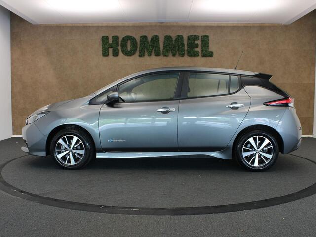 Nissan LEAF Acenta 40 kWh - 2 LAADKABELS - NAVIGATIE - PARKEERSENSOREN VOOR/ ACHTER - 16 INCH LICHT METALEN VELGEN - 4 SEIZOENEN BANDEN- CLIMATE CONTROL - CAMERA - DODEHOEK DETECTIE