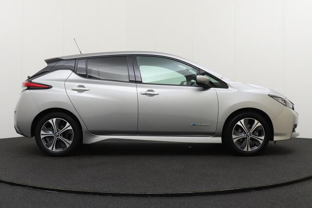Nissan LEAF Tekna 40 kWh Carplay Adapt.Cruise Dodehoek H-Leder Camera