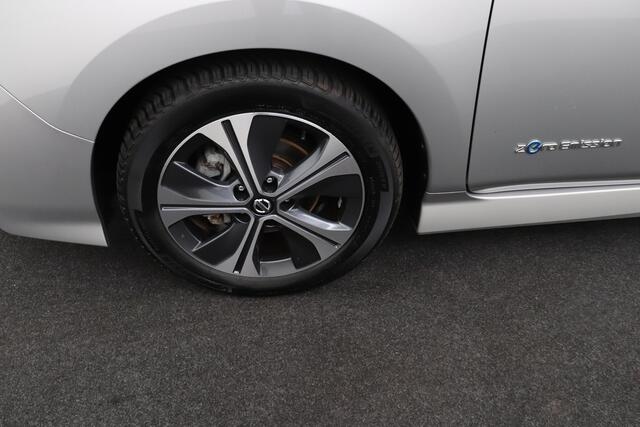 Nissan LEAF Tekna 40 kWh Carplay Adapt.Cruise Dodehoek H-Leder Camera