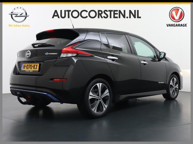 Nissan LEAF N-Connecta 40kWh Apple Carplay Android Auto Trekhaak Cruise control adaptief 360°Camera Navi Ecc Stoel+Stuurverwarming Keyless DAB Dodehoek detector Rijstrooksensor met correctie Uitparkeer waarschuwing Verkeersbord detectie Bluetooth Privacy Glas Lmv 17"