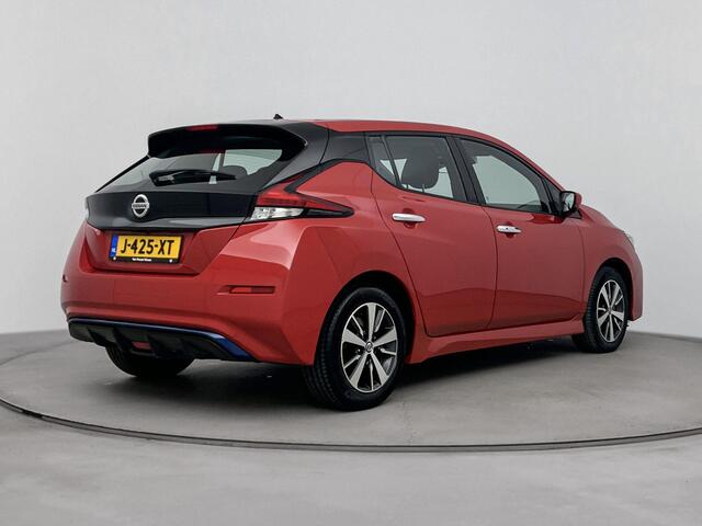 Nissan LEAF Acenta 40 kWh 150PK | Navigatie | Achteruitrijcamera | Adaptieve Cruise Control | Climate Control | Lichtmetalen velgen 16"