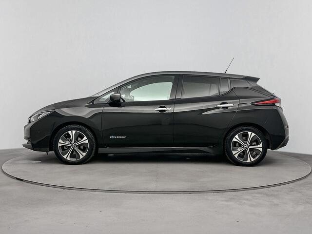 Nissan LEAF Tekna 40 kWh 150PK | ProPILOT | 360 Camera | Stoelverwarming | Navigatie | LED | Lichtmetalen velgen 17"