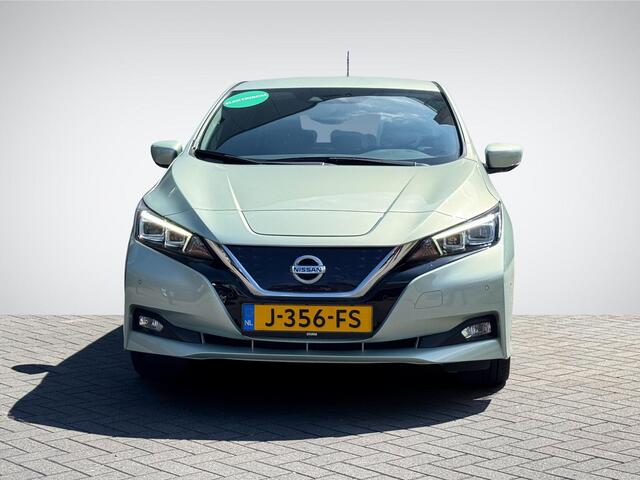 Nissan LEAF Tekna 40 kWh | ProPILOT | Leder/Alcantara | Adapt. Cruise Control | 360° Camera | Dodehoek Detectie | Stuur- + Stoelverwarming | Rijklaarprijs!