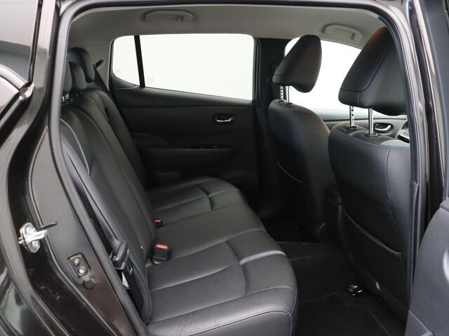 Nissan LEAF TEKNA 40 kWh | BOSE Audio | Stoelverwarming | Cruise Control Adaptief | Navigatie |