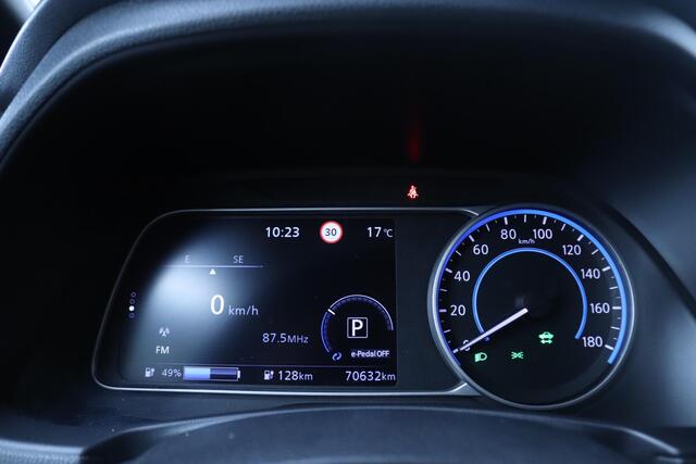 Nissan LEAF N-Connecta 40 kWh | Apple carplay / Android auto | Rondomzicht camera | Navigatie | Navigatie |
