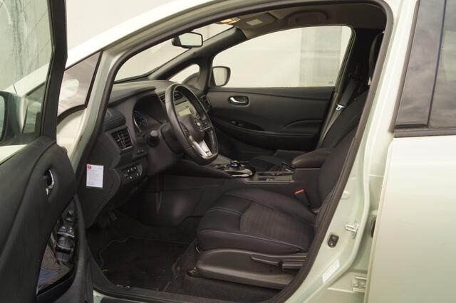 Nissan LEAF 2.ZERO EDITION 40kWh -NAVI-ECC-CAM-