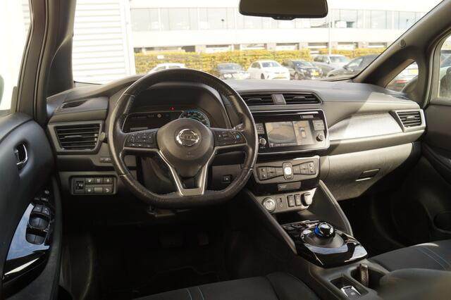Nissan LEAF 2.ZERO EDITION 40kWh -NAVI-ECC-CAM-