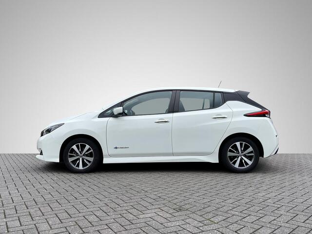 Nissan LEAF Acenta 40 kWh | Navigatie | Camera | Adapt. Cruise Control | Apple Carplay/Android Auto | Keyless Entry | Dodehoek Detectie | Rijklaarprijs!