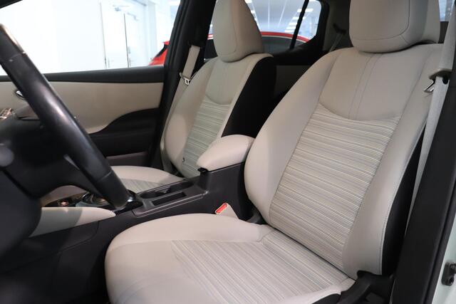 Nissan LEAF N-Connecta 40 kWh | 360° Camera | Navigatie | Climate control | Adaptieve cruise control | AppleCarplay AndroidAuto |