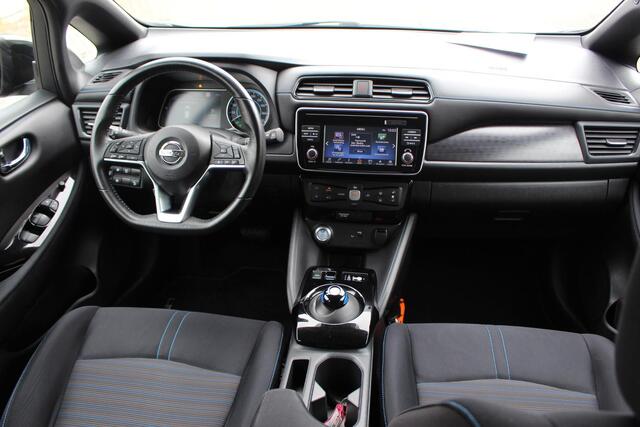 Nissan LEAF Acenta 40 kWh DAB snellader camera E pedal incl extra winter wielen set