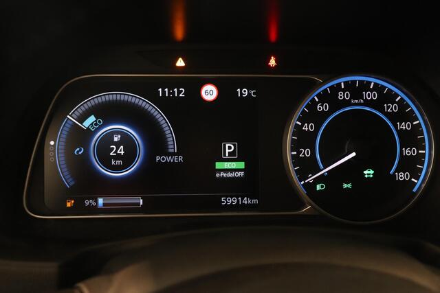 Nissan LEAF N-Connecta 40 kWh | 360° Camera | Stoelverwarming | Adaptieve cruisecontrol | Climate control | Key-less | Navigatie |