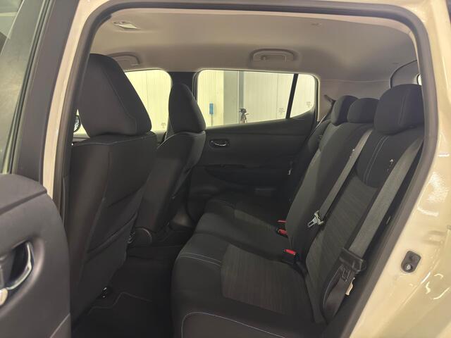 Nissan LEAF Acenta 40 kWh | Navigatie | Stoelverwarming | Parkeersensoren |