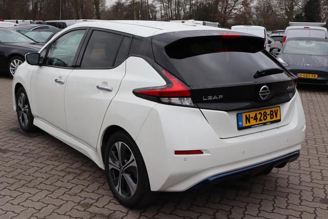 Nissan LEAF N-Connecta 40 kWh 91,1% SOH, Navigatie, Cruise control, 360 Camera, Stoelverwarming, Lederen interieur, Climate control