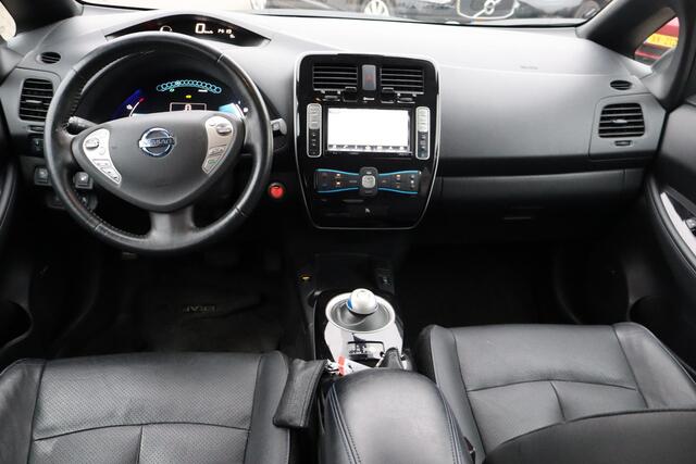 Nissan LEAF Tekna 24 kWh 75% SOH, Navigatie, 360 Camera, Cruise control, Bose sound system, Elektrische ramen