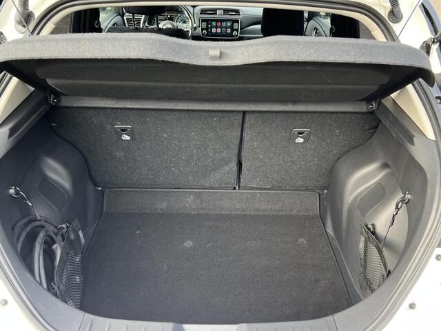 Nissan LEAF Acenta 40 kWh VAN: ¤15.900,- VOOR: ¤13.877,- UW EINDEJAARSVOORDEEL: ¤2.023| CAMERA| CARPLAY/ ANDROID AUTO| RIJKLAARPRIJS INCL. 12 MND BOVAG GARANTIE|