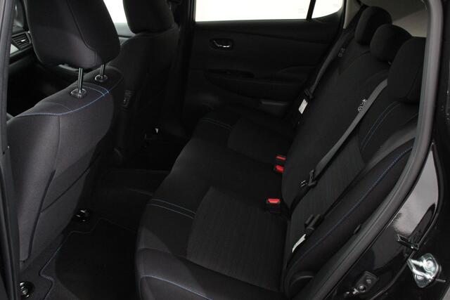 Nissan LEAF N-Connecta 40 kWh Navigatie Climate Control Camera Parkeer sensoren