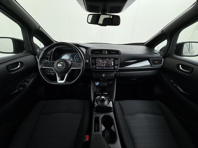 Nissan LEAF N-Connecta 40kWh Navi Ecc 360°Camera Adap.Cruise Pdc Keyless Blindspot Apple Carplay Android Auto Lmv 17" Stoel+Stuurverwarming DAB Bluetooth Lmv Privacyglas 1e Eigenaar Origineel Nederlandse Auto
