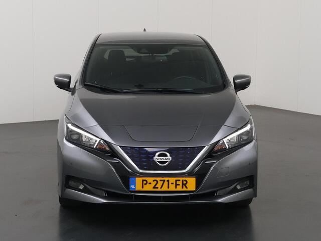 Nissan LEAF N-Connecta 40 kWh | SOH 92% | Navigatie | DAB | Stoel/Stuurverwarming | 360 Camera | DAB | Standkachel | Adaptieve Cruise Control | Dodehoek detectie |