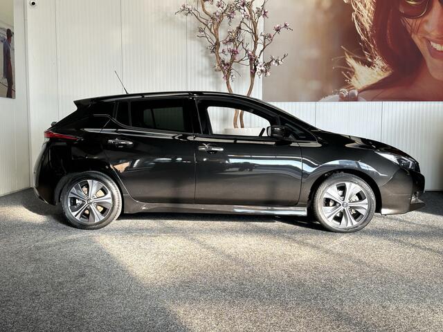 Nissan LEAF 2.ZERO EDITION 40 kWh NAVIGATIE ADAPTIVE CRUISE CONTROL STOEL/STUUR/ ACHTERBANKVERWARMING APPLE CARPLAY/ANDROID DODEHOEKSENSOREN 360 CAMERA ZEER MOOI !! 3010 DEK
