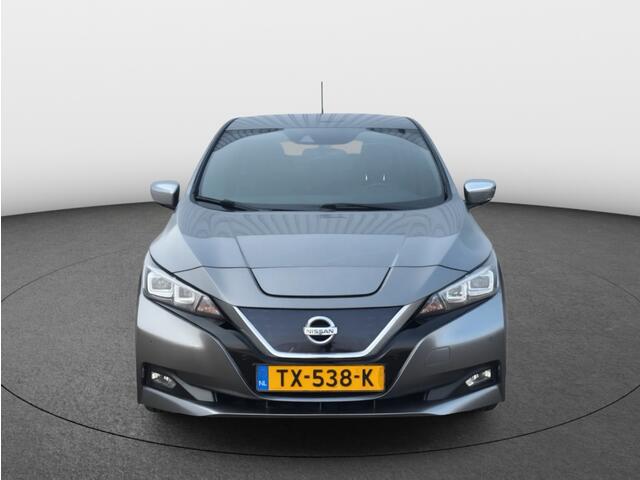 Nissan LEAF Tekna 40 kWh [ Nav 360 cam Privacy glass ]
