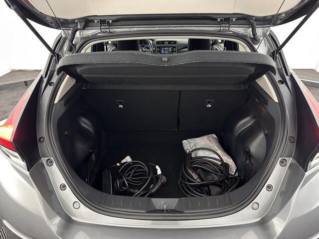 Nissan LEAF N-Connecta 40 kWh {SOH-90%} Aut. *HEAT-PUMP | ADAPTIVE-CRUISE | NAVI-FULLMAP | TOPVIEW | KEYLESS | BLINDSPOT | DIGI-COCKPIT | HEATED-COMFORTSEATS | DAB | PRIVACYGLASS | ECC | PDC | CARPLAY | 17"ALU*