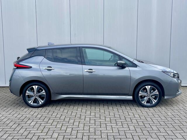 Nissan LEAF e+ N-Connecta 62 kWh Navigatie, Adaptive Cruise Control, LED, 360 Camera, Trekhaak, Stoel/Stuurverwarming