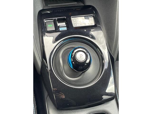 Nissan LEAF e+ N-Connecta 62 kWh Navigatie, Adaptive Cruise Control, LED, 360 Camera, Trekhaak, Stoel/Stuurverwarming