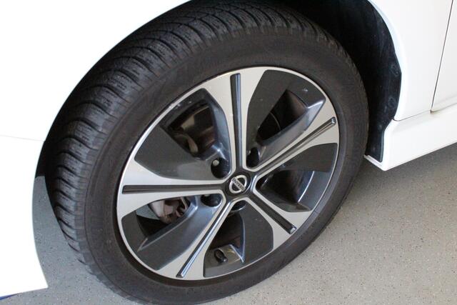 Nissan LEAF e+ N-Connecta 62 kWh | STOEL+STUUR/VERW | CARPLAY | 17'LMV | BLINDSPOT | KEYLESS | NAVI | DAB |