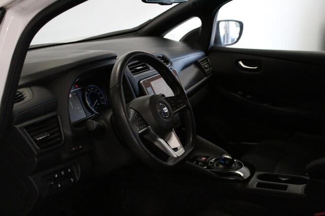 Nissan LEAF e+ N-Connecta 62 kWh | STOEL+STUUR/VERW | CARPLAY | 17'LMV | BLINDSPOT | KEYLESS | NAVI | DAB |
