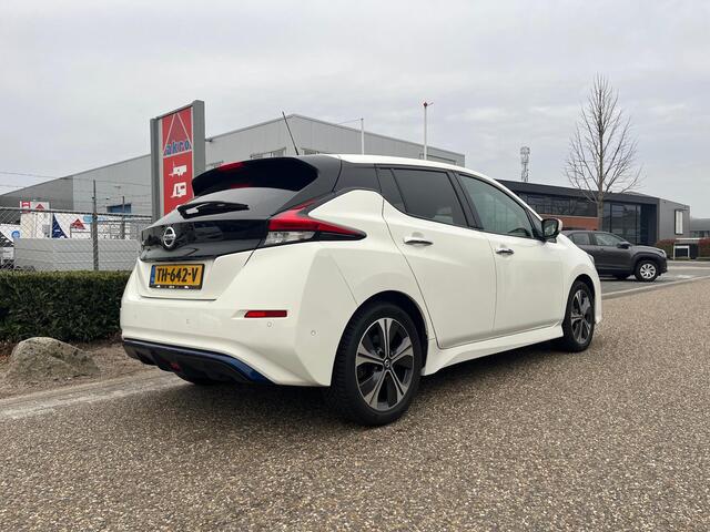 Nissan LEAF Tekna 40 kWh | Leder | 360 Camera | Carplay | BOSE | Adaptive Cruise Control | Stoelverwarming voor en achter | NAVI | SOH 82,75%