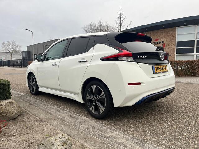 Nissan LEAF Tekna 40 kWh | Leder | 360 Camera | Carplay | BOSE | Adaptive Cruise Control | Stoelverwarming voor en achter | NAVI | SOH 82,75%