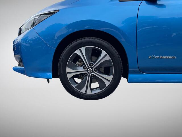 Nissan LEAF N-Connecta 40 kWh SoH 84% | Navigatie | 360° Camera | Stuur- + Stoelverwarming | Adapt. Cruise Control | Keyless Entry | Dodehoek Detectie | Rijklaarprijs!