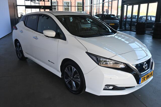 Nissan LEAF N-Connecta 40 kWh Automaat Navigatie Stoelverwarming Goed Onderhouden! Inruil Mogelijk!