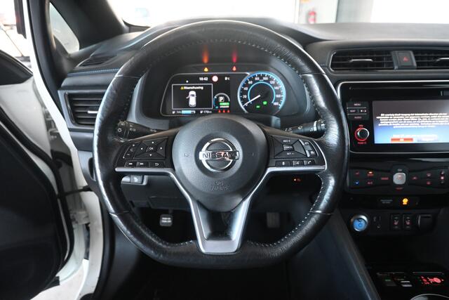 Nissan LEAF N-Connecta 40 kWh Automaat Navigatie Stoelverwarming Goed Onderhouden! Inruil Mogelijk!