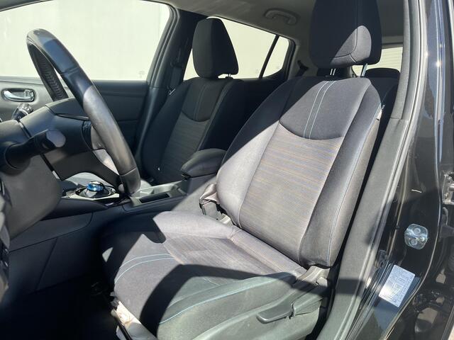 Nissan LEAF N-Connecta 40 kWh /88,7% SOH / Adaptief Cruise Control / Airco / Voor & Achter Stoelverwarming / Stuurverwarming / Keyless Entry /Dode Hoek Detectie / Navigatie / Bluetooth /