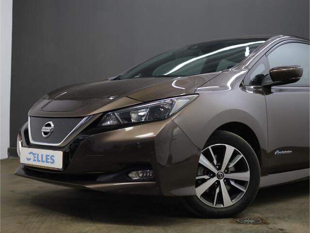 Nissan LEAF | Acenta 40 kWh | Adaptive cruise control | Camera | Climate control