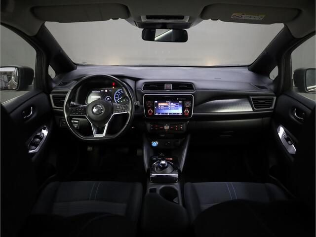 Nissan LEAF | Acenta 40 kWh | Adaptive cruise control | Camera | Climate control