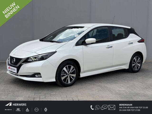 Nissan LEAF Acenta 40 kWh / Dealer Onderhouden / Navigatie via Apple Carplay & Android Auto / Camera / Adaptieve Cruise / Stoelverwarming / Dodehoek Detectie /
