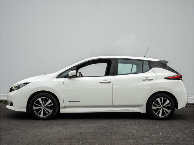 Nissan LEAF Acenta 40 kWh SOH 83% Navigatie/ Carplay/ Camera/ Adapt. cruise/ Lmv/ Blindspot