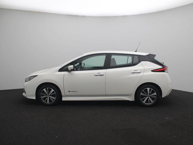 Nissan LEAF Acenta 40 kWh | Apple Carplay & Android Auto | Climate Control | Verwarmde voorstoelen | Adaptieve Cruise control |