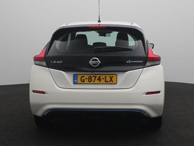 Nissan LEAF Acenta 40 kWh | Apple Carplay & Android Auto | Climate Control | Verwarmde voorstoelen | Adaptieve Cruise control |