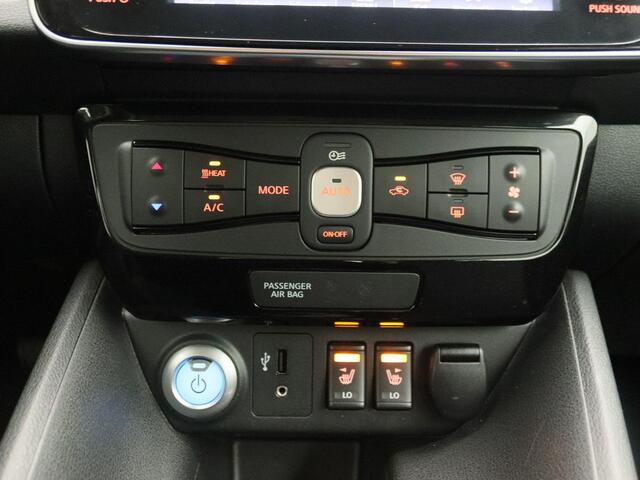 Nissan LEAF Acenta 40 kWh | Apple Carplay & Android Auto | Climate Control | Verwarmde voorstoelen | Adaptieve Cruise control |