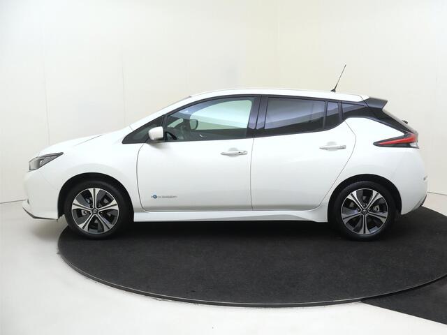 Nissan LEAF e+ Tekna 62 kWh 218PK | Navigatie | Adaptieve Cruise Control met Stuurhulp | Volleder Interieur | BOSE Audio | 360 Camera | Apple CarPlay & Android Auto