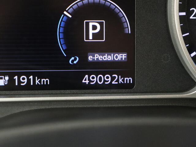 Nissan LEAF N-Connecta 40 kWh | Stoelverwarming | Adapt. Cruise | Camera | Navigatie | Warmtepomp!